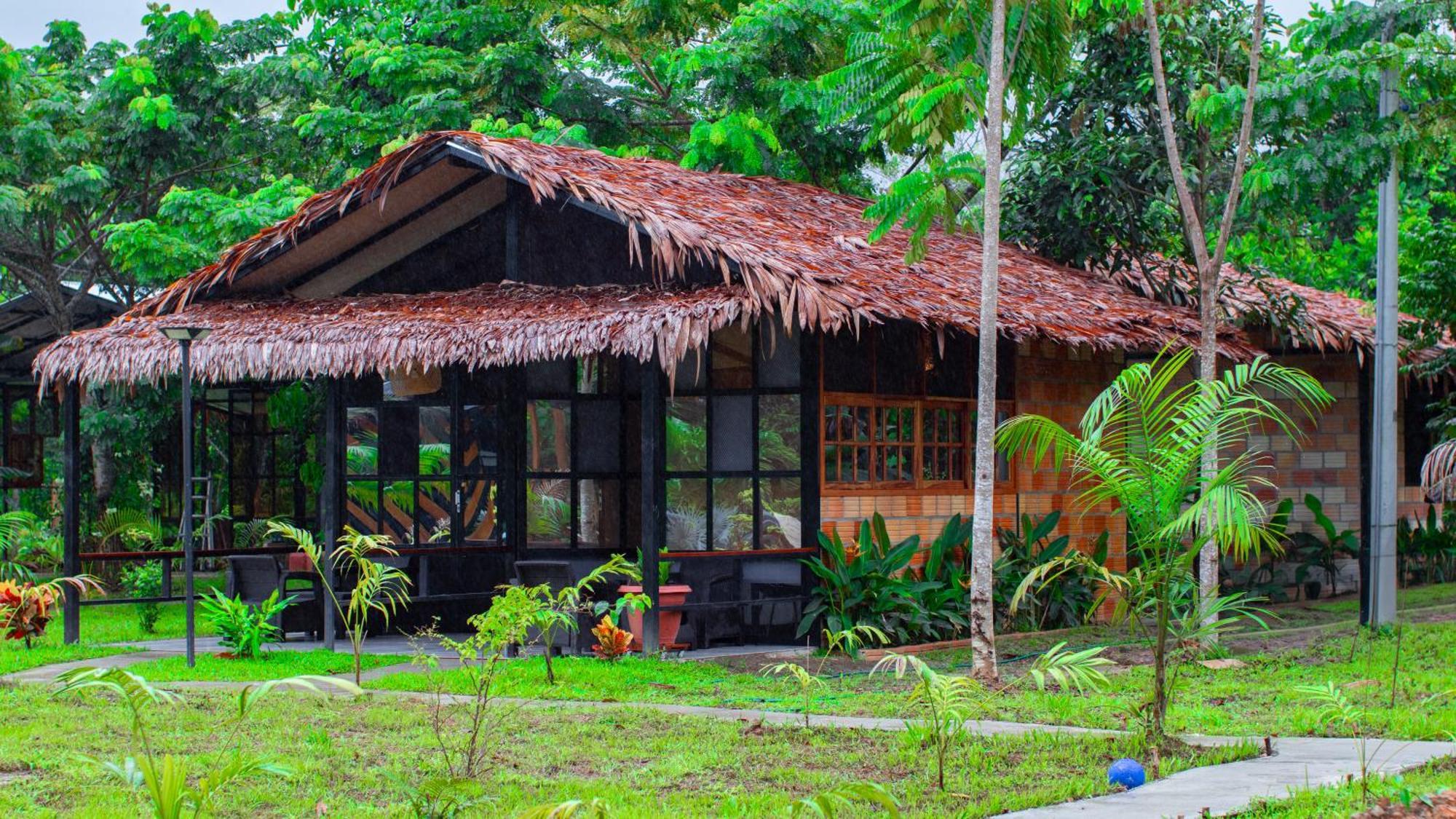 Hotel Boutique Villaliliana Leticia Exterior photo